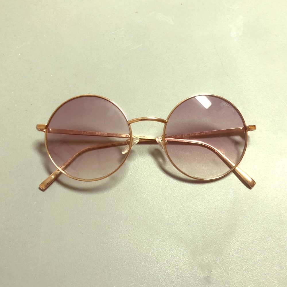 Round sunglasses